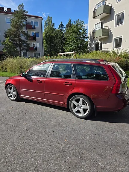Volvo V50 2011 photo 2