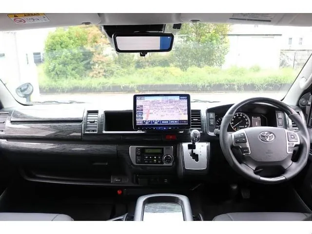 Toyota Hiace Wagon 2025 photo 2