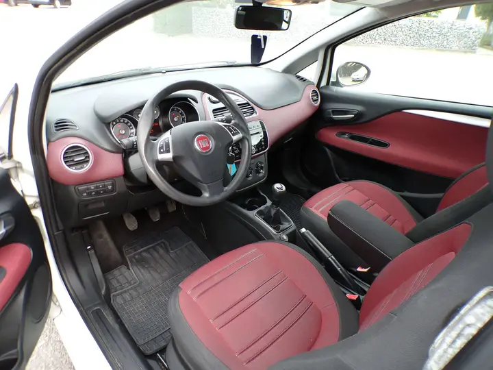 Fiat Punto Evo 2010 photo 5
