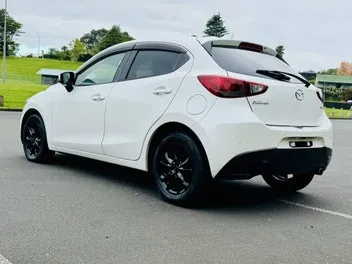 Mazda Demio 2017 photo 4