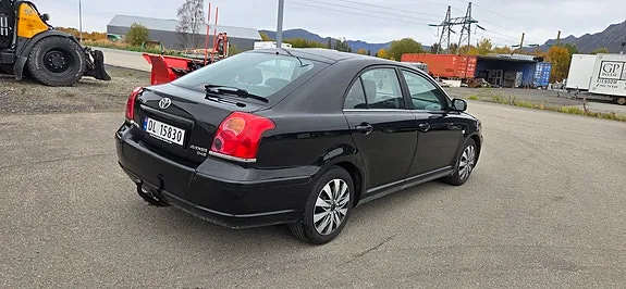 Toyota Avensis 2005 photo 4