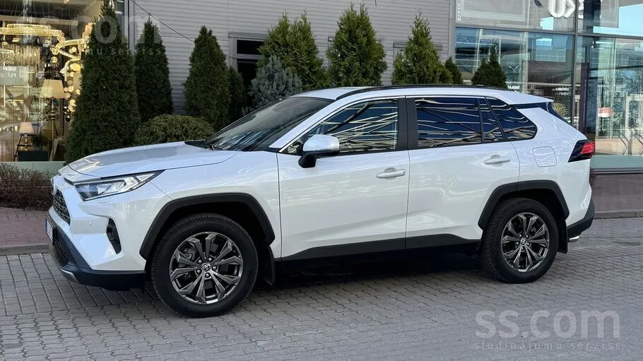Toyota Rav4 2025 photo 3