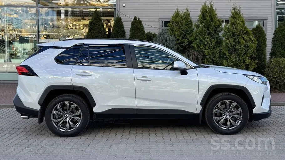 Toyota Rav4 2025 photo 5
