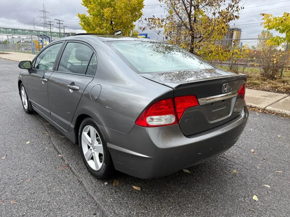 Honda Civic 2011 photo 2