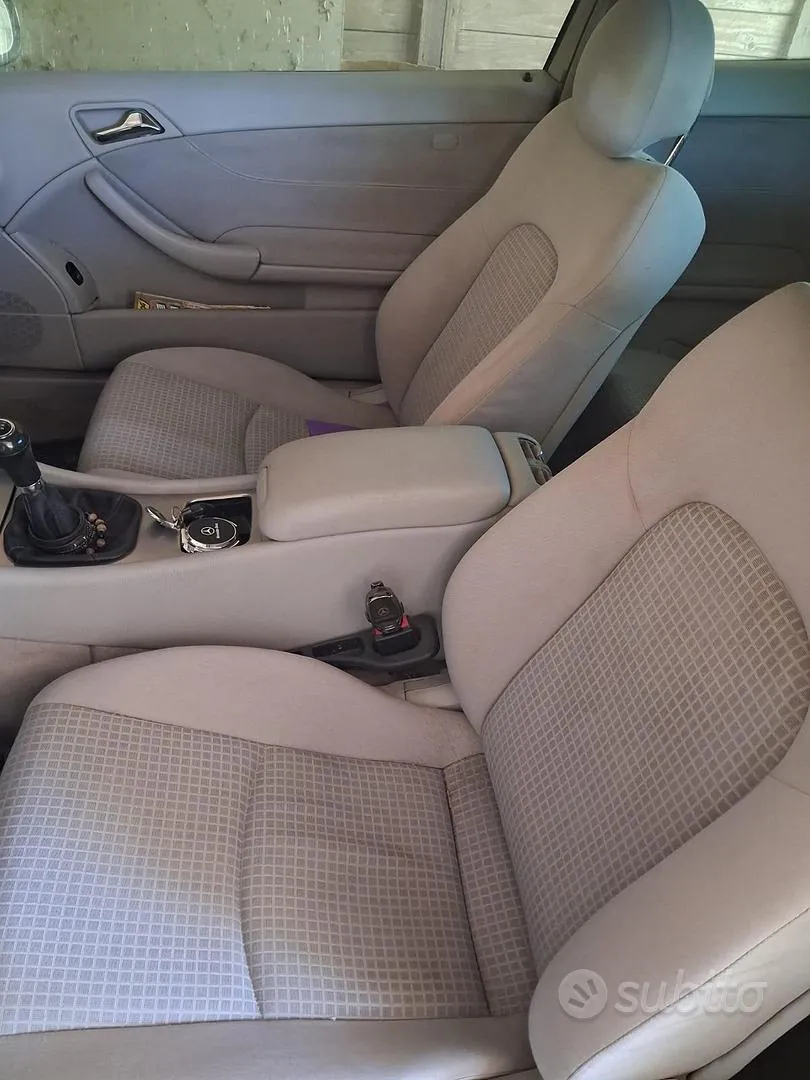 Mercedes-Benz C-Class 2005 photo 5