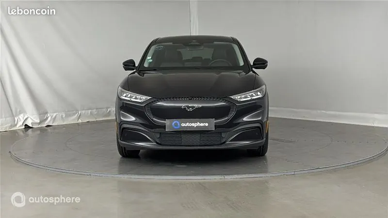 Ford Mustang Mach-E 2021 photo 2