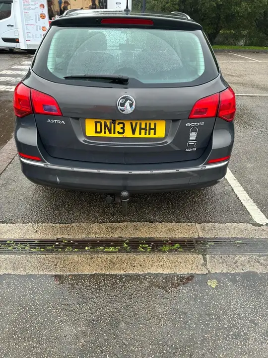 Vauxhall Astra 2013 photo 3