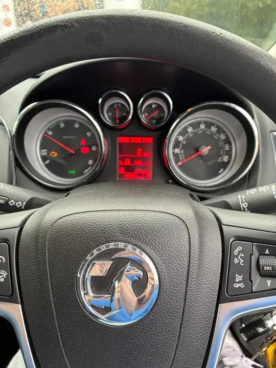 Vauxhall Astra 2013 photo 5