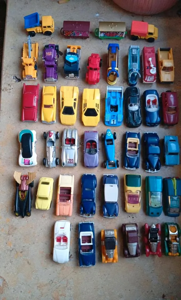 Ferrero Ü-Eier Autos