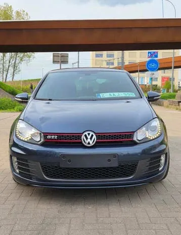 Volkswagen Golf 2011 photo 2