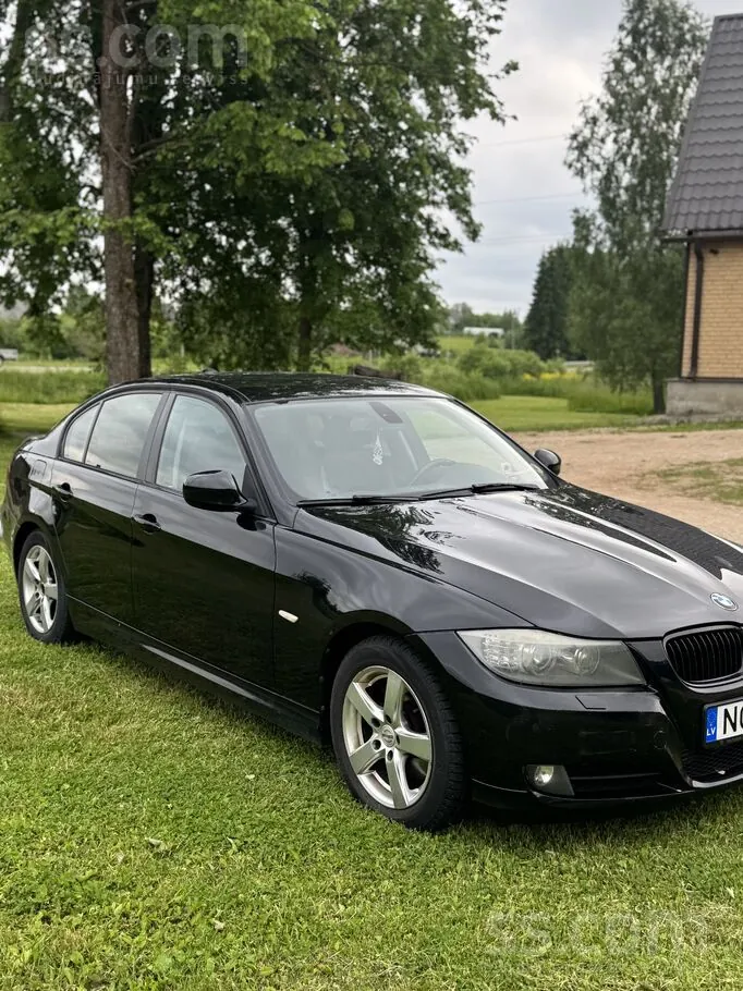 BMW 320D 2011 photo 2