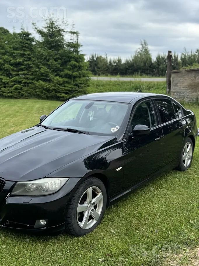 BMW 320D 2011 photo 3