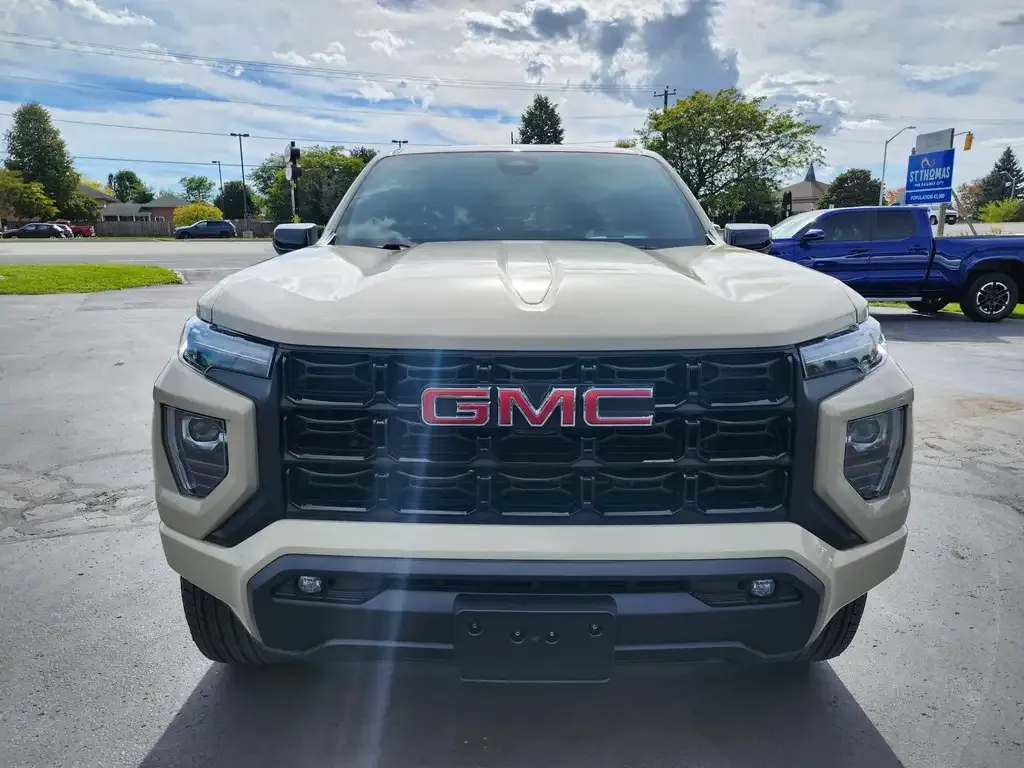 GMC Canyon 2023 photo 2