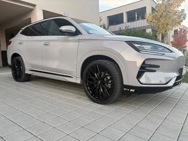 BYD Seal U 2025 photo 2