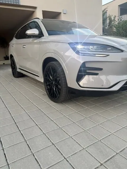 BYD Seal U 2025 photo 3