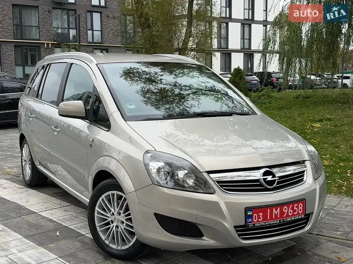Opel Zafira 2011 photo 4