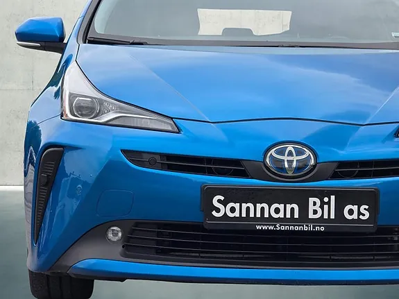 Toyota Prius 2021 photo 2