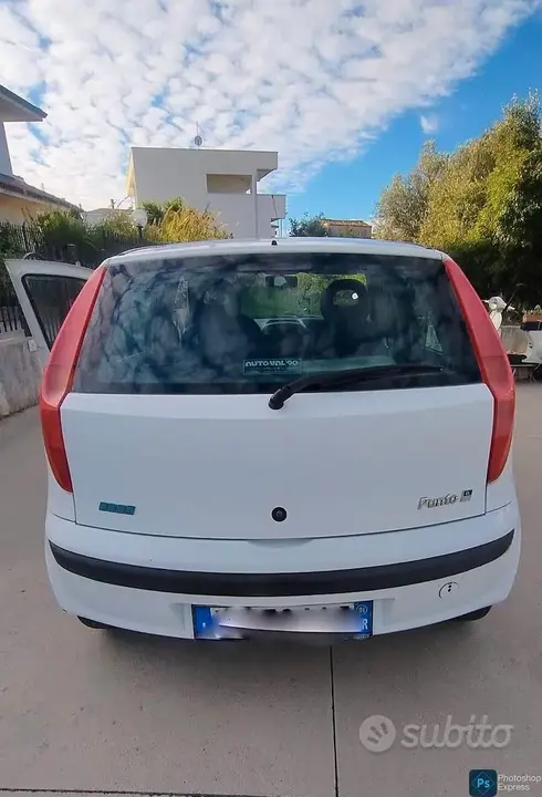 Fiat Punto 2001 photo 2