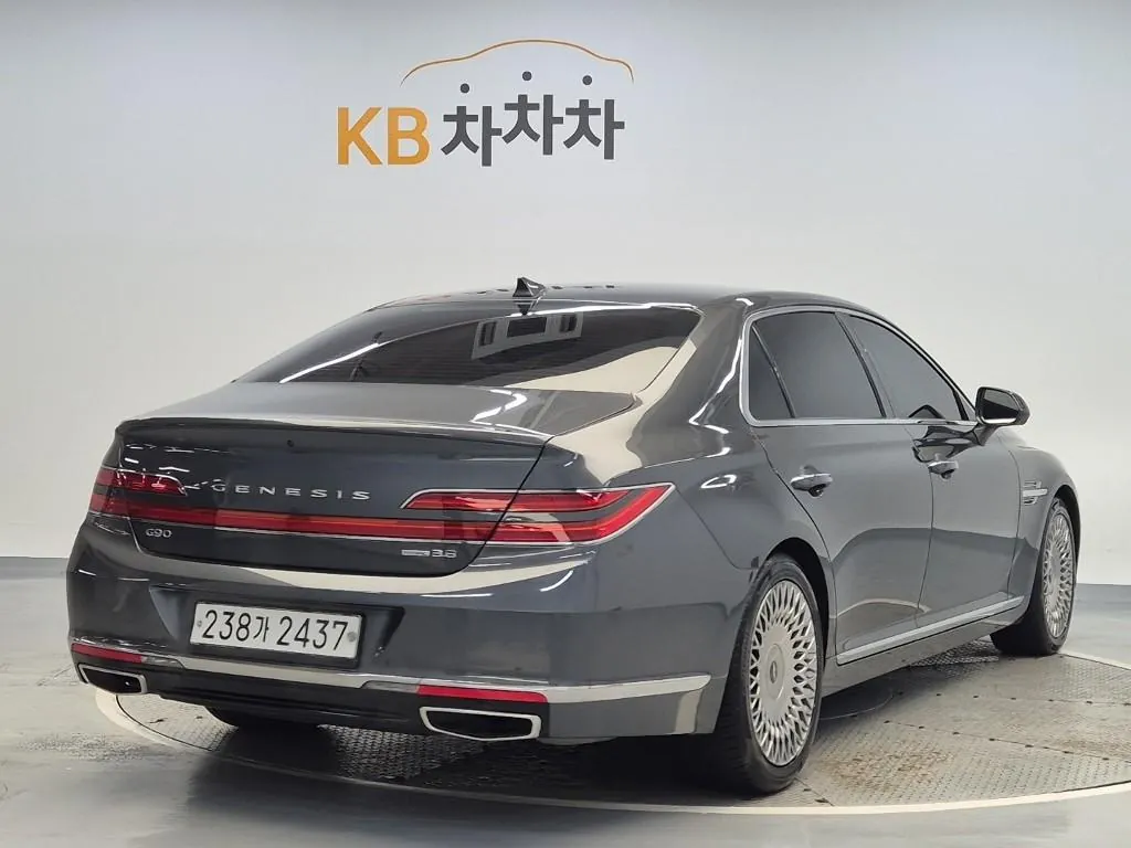 Genesis G90 2019 photo 3