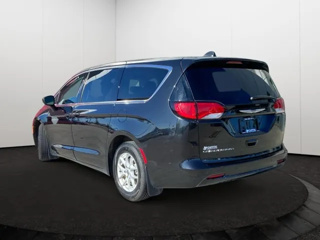 Chrysler Grand Caravan 2022 photo 4