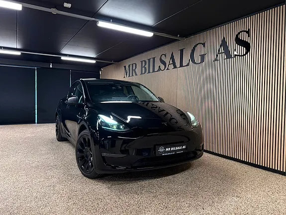 Tesla Model Y 2023 photo 2