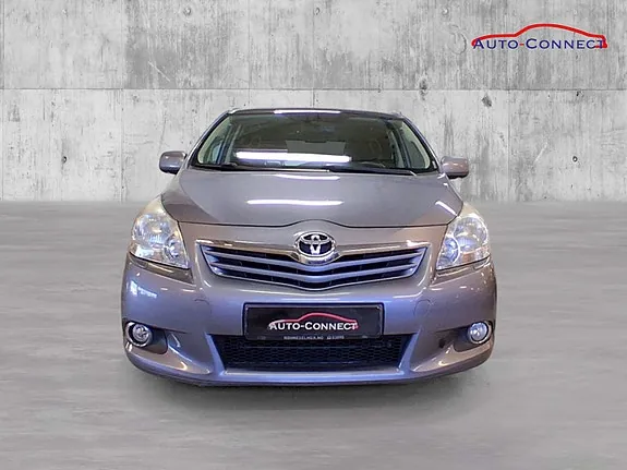 Toyota Verso 2009 photo 2