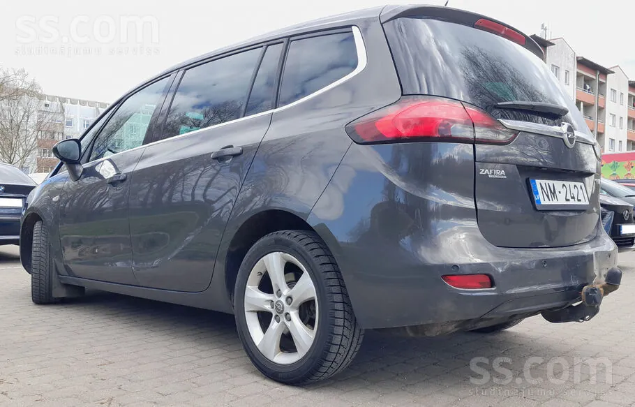 Opel Zafira 2015 photo 2