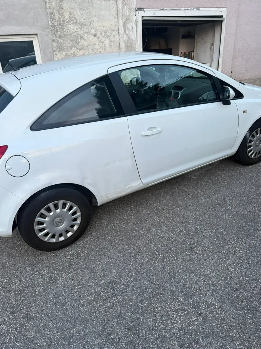 Opel Corsa 2012 photo 3