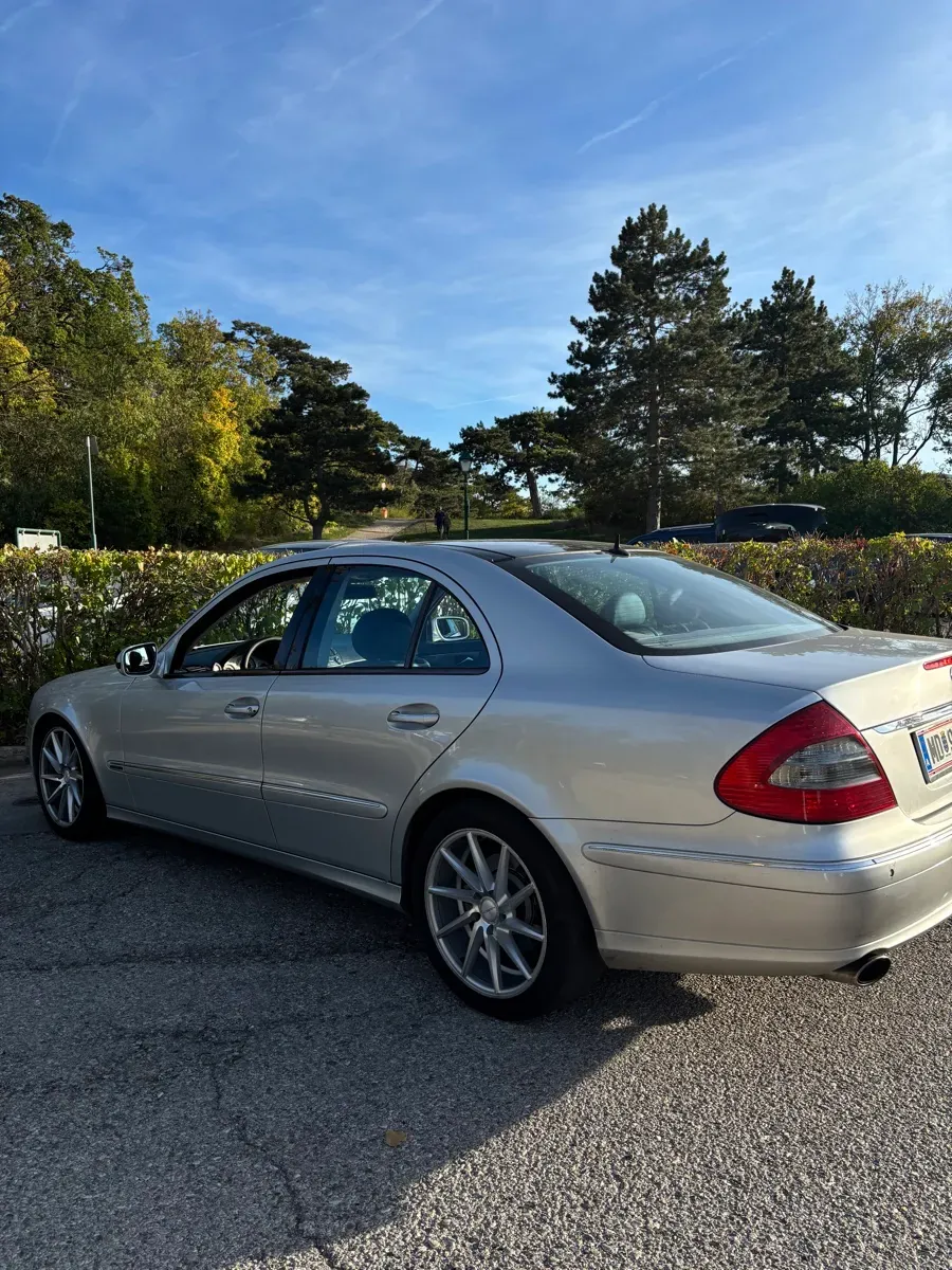 Mercedes-Benz E-Class 2008 photo 3