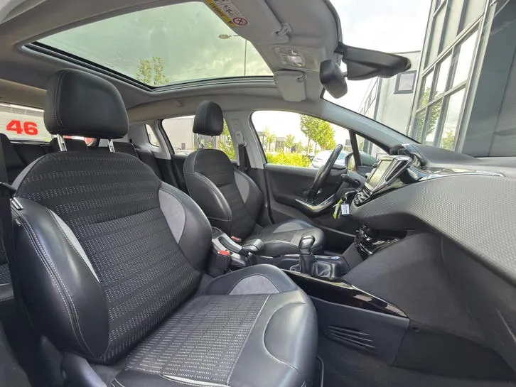 Peugeot 2008 2016 photo 2