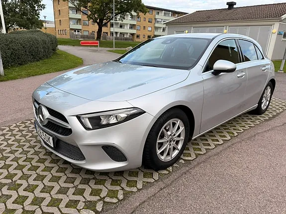 Mercedes-Benz A180