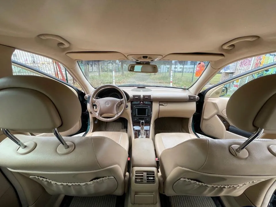 Mercedes-Benz C200