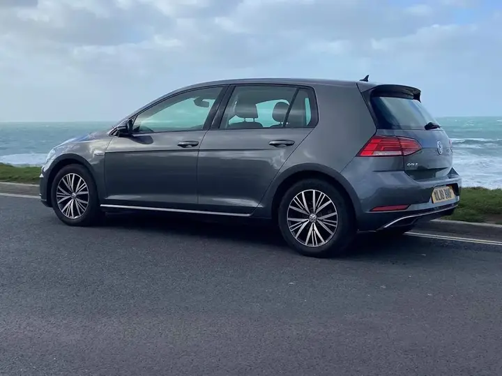 Volkswagen Golf 2018 photo 4