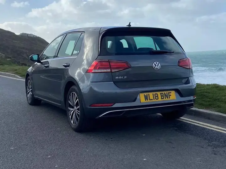 Volkswagen Golf 2018 photo 5