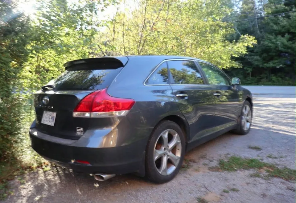 Toyota Venza 2009 photo 2