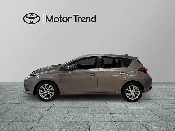 Toyota Auris 2015 photo 3