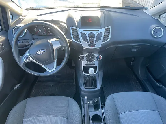 Ford Fiesta 2013 photo 5