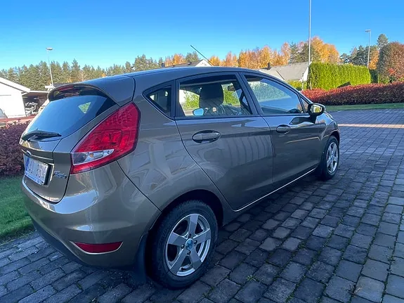 Ford Fiesta 2013 photo 4
