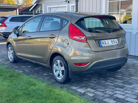 Ford Fiesta 2013 photo 2