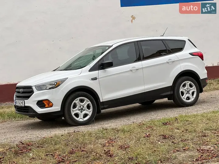 Ford Escape 2019 photo 2