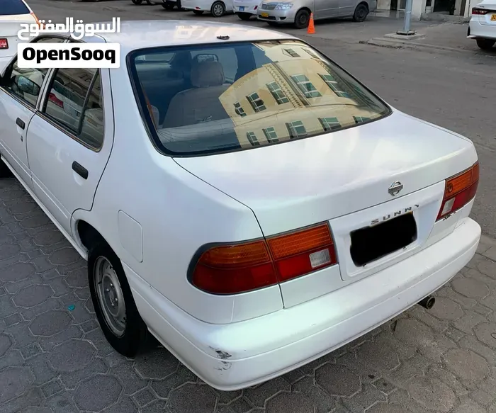 Nissan Sunny 1996 photo 4