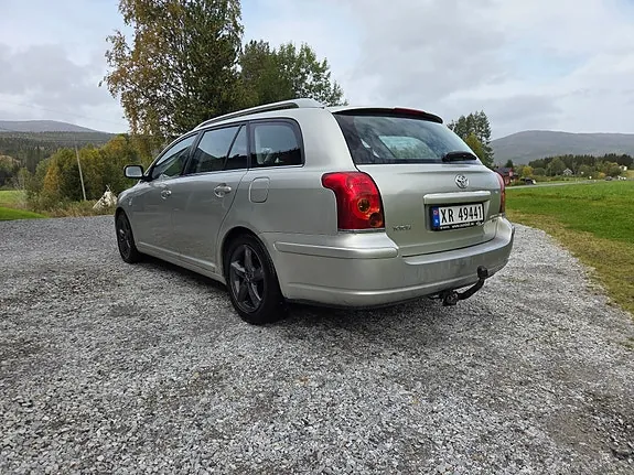 Toyota Avensis 2005 photo 5