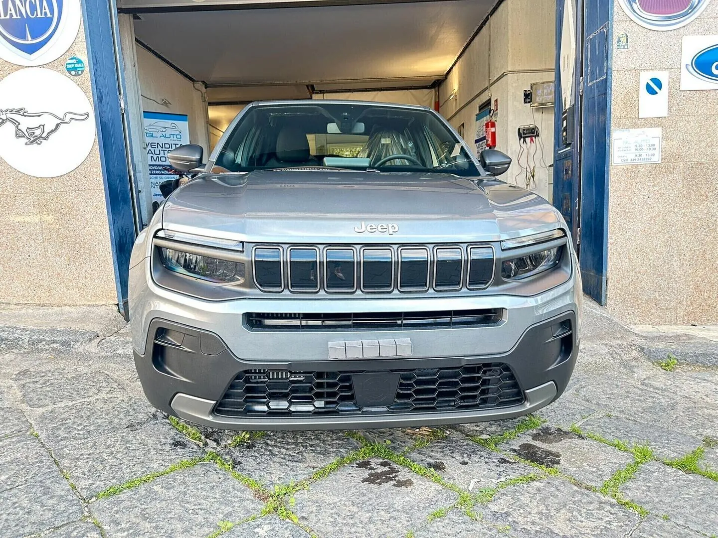Jeep Avenger photo 2