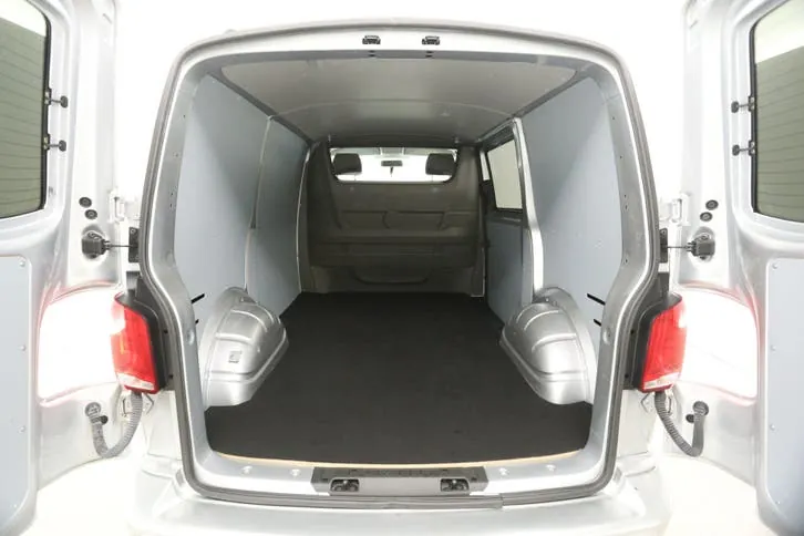 Volkswagen Transporter 2022 photo 3