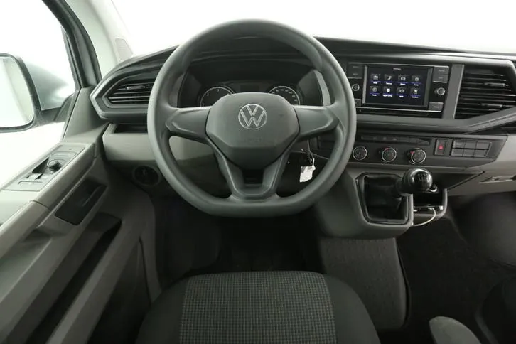 Volkswagen Transporter 2022 photo 2