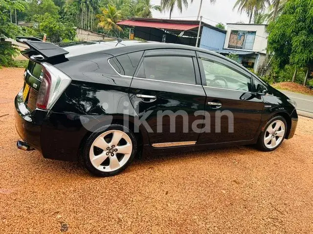Toyota Prius 2013 photo 2
