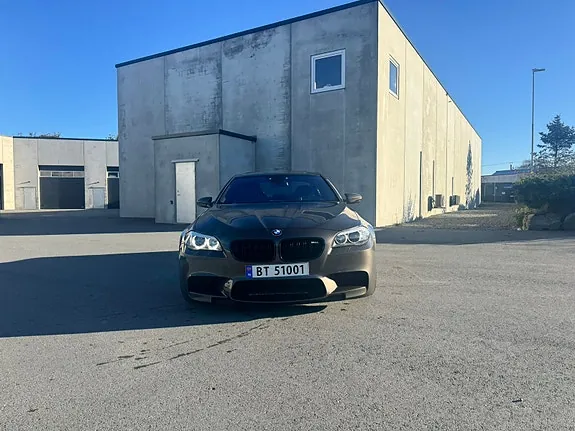 BMW M5 2011 photo 2