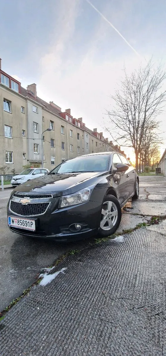 Chevrolet Cruze 2011 photo 2