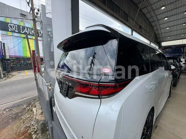 Toyota Vellfire 2025 photo 5