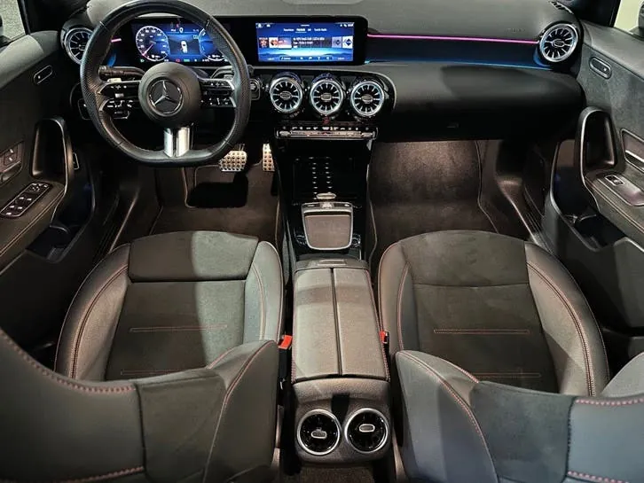 Mercedes-Benz Aklasse 2023 photo 2